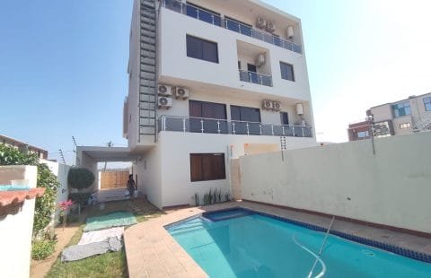 ARRENDA-SE GERMINADA DUPLEX, COM PISCINA, T4+1 PARA ESCRITÓRIO, NO BAIRRO DO TRIUNFO NOVO.