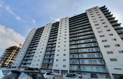 Vende-se apartamento T3 no Condomínio GOLF RESIDENCE, na Sommerchiel 2.