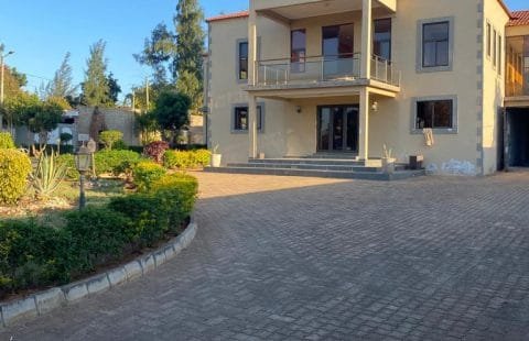 Vende-se Uma moradia T4 linda e aconchegante Casa na matola Juba. Ambiente calmo.