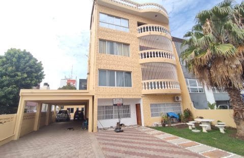 Arrenda-se apartamento Duplex T5 na sommerschield 1, proximo ao hospital militar.