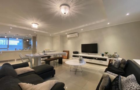 Vende-se luxuosa moradia T4 no condominio Janelas do Indico