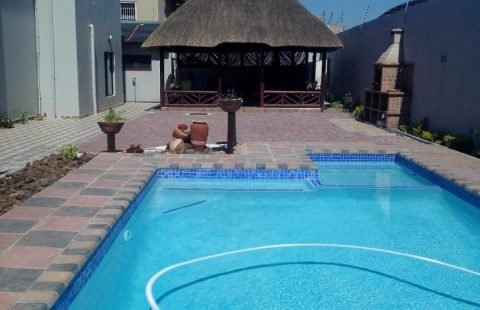 Vende-se moradia T3+1 com móveis ou sem no condomínio Bela Vista