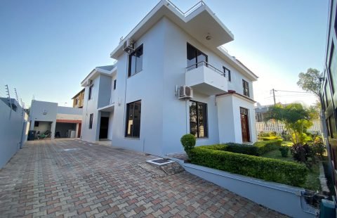 Arrenda-se moradia T3 independente na Sommerschield 2 próximo da escola Portuguêsa