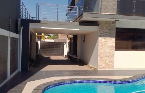 Arrenda-se moradia T5 estreia na Sommerschield II