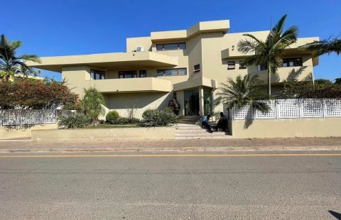 Vende-se moradia Super luxuosa T6 na Sommerschield 2