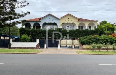 Arrenda-se moradia T4 Av Kim Il Sung