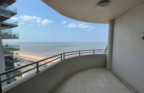 Arrenda-se / vende-se apartamento T3 condomínio Karibu
