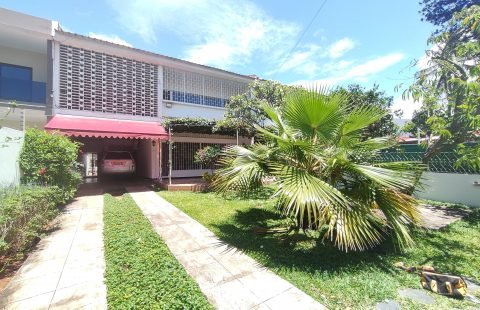 🔰 ARRENDA-SE MORADIA R/C-1° ANDAR, T4, COM JARDIM, NO BAIRRO SOMMERSCHIELD-1