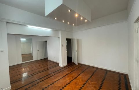 Arrenda-se apartamento T3 Av. 24 de Julho (Em frente ao Milano Jeans)
