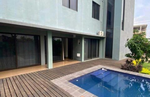 Vende-se moradia Independente T3+1 em Triunfo perto de Vila Sol.