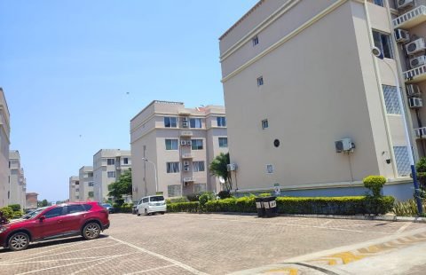 Vende-se apartamento T3 2 andar no condomínio kingsvillage