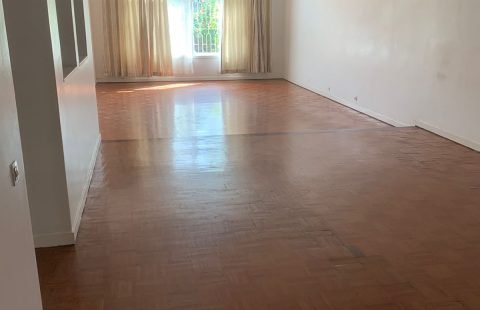 Arrenda-se vivenda T5 próximo ao Banco Mundial