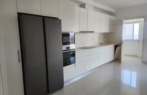 Vende-se Apartamento T3 no Condomínio Golf Residence