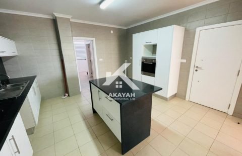 Arrenda-se apartamento T3 sem moveis na polana no condomínio Panorama,