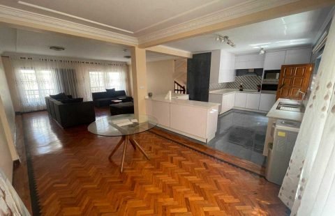 Vende-se e Arrenda-se moradia T4 num Condomínio perto do Southern Sun