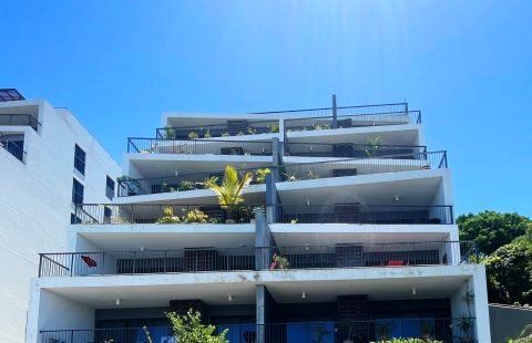 ARRENDA-SE APARTAMENTO T3 MOBILIADO NO CONDOMÍNIO MARESIAS COM VISTA AO MAR (Av.Marginal Próximo ao Hotel Polana)