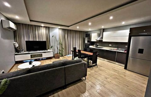 Arrenda-se apartamento T1 mobilado no condominio Deco Assus, na Av. Marginal