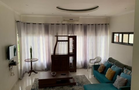 Vende-se uma moradia T2 placa e telha, na Matola Gare próximo à portagem.