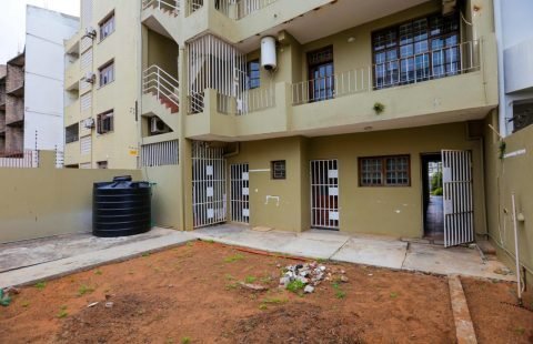 Arrenda-se moradia T6 na Sommerschield 1 próximo ao Hospital Militar