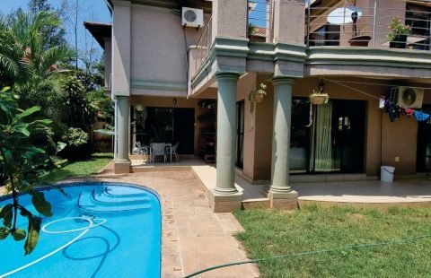 Vende-se moradia T5 de 2 pisos no Triunfo próximo a escola primária