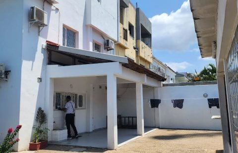 Arrenda-se vivenda T6 + 3 na sommerschield I