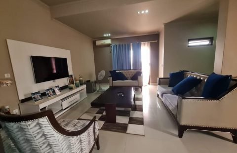 Arrenda-se com e sem moveis luxuosa moradia T4 no Triunfo novo, próximo ao vila sol