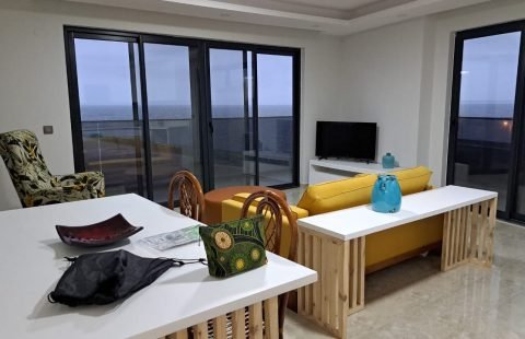 Vende-se apartamento T2 com vista ao mar, no condominio PARK MOZA