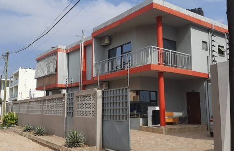 Arrenda-se uma a mobilada T3 no Triunfo novo