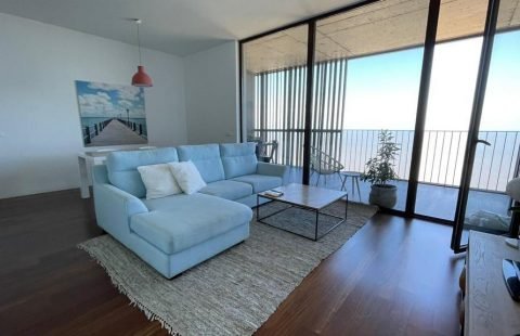 Arrenda-se apartamento mobilado T1 com vista ao mar no JN130