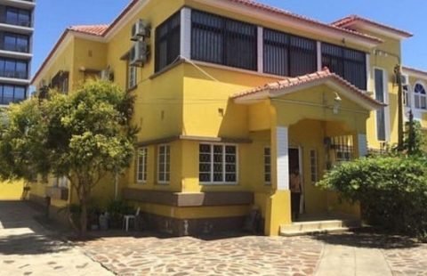 Arrenda-se germinada T3+1 no bairro da Polana, pronto a habitar