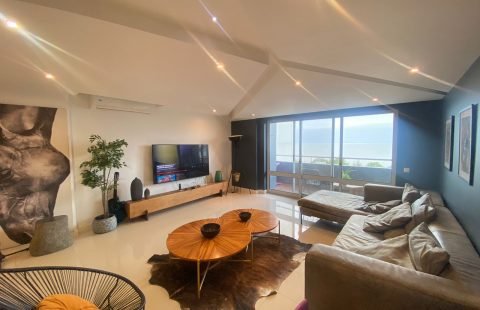 Arrenda-se apartamento T3 Dúplex com ou sem móveis na Polana próximo ao Índico Seguros