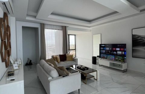 Vende-se luxuosa moradia T4 no Triunfo novo atrás do vila sol