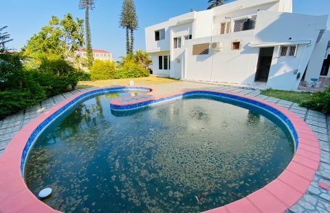 Arrenda-se Moradia T8 na Sommerschield, Av. do Zimbabwe