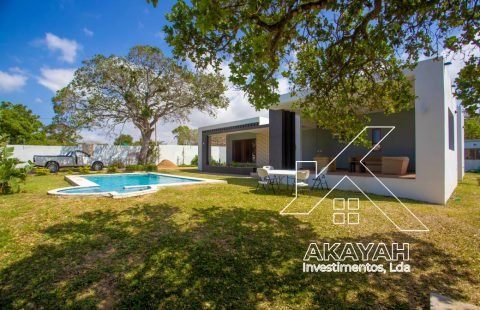 VENDE-SE CASA T4 NA PONTA DE OURO