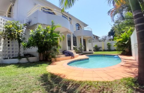Arrenda-se moradia T4 na Av. Julius Nyerere