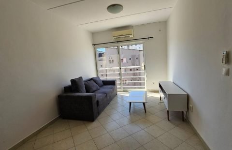 Vende-se apartamento T1 no Condomínio Casa Jovem, Costa do Sol.