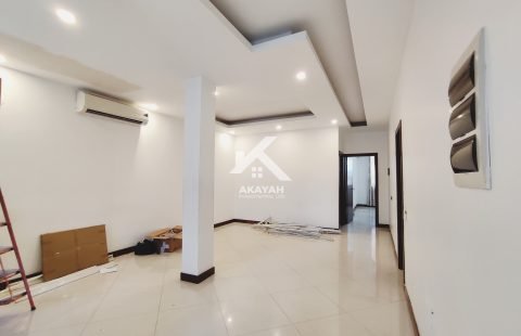 Arrenda-se apartamento T2 sem mobília próximo ao Café Sol, Sommerschield II.