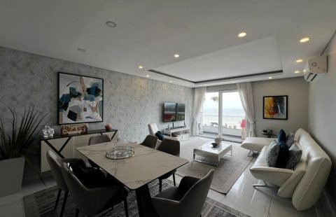 Arrenda-se ou vende-se apartamento T3 no Condomínio Deco Assus.