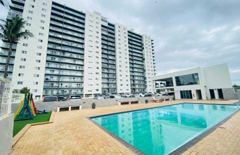 Arrenda-se apartamento T2 no Condomínio Golf, próximo à Escola Portuguesa.