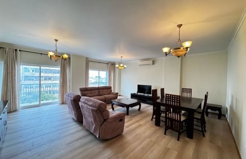 Arrenda-se apartamento T3 Mobilado em Condomínio Tilwene