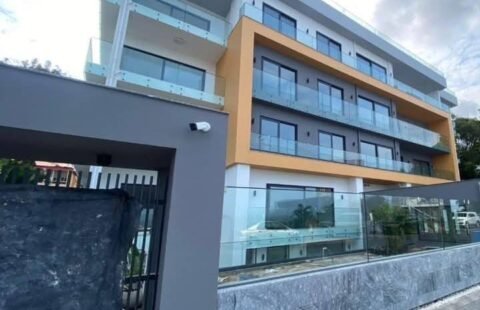 Vende-se apartamento Penthouse T3 num Condominio no Miradouro, Av. Frederich Engels