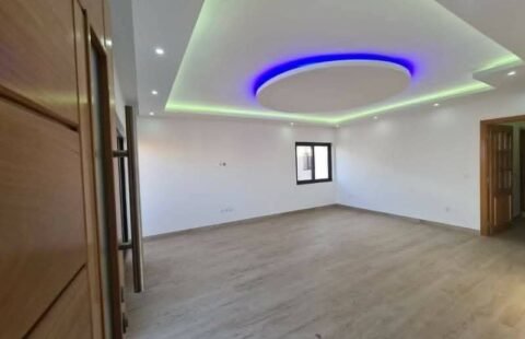 Arrenda-se: Apartamento T3 no Condomínio Lua e Mar – Bairro Costa do Sol