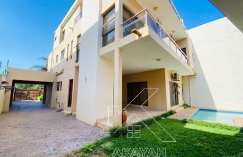 Arrenda-se Moradia T4+1 no Triunfo, bem próximo do Villa Sol