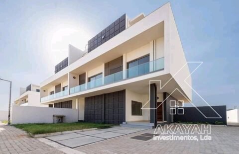 Arrenda-se Moradia Geminada T4 no Condomínio Kurhula