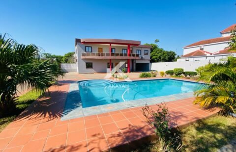 Vende-se Moradia T4 na Matola Rio, Bairro Djuba, a 1 minuto da estrada para a Mozal