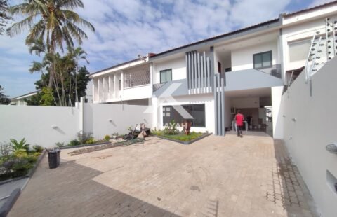 Vende-se moradia T4 suítes, no Bairro da Sommerschield
