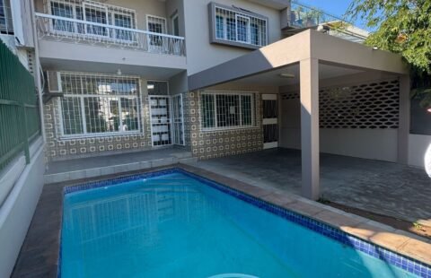 Arrenda-se luxuosa moradia T6 sem moveis na Sommerschield, próximo ao indy Village.