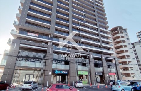 Arrenda-se: Apartamento T2 com Vista Parcial ao Mar na Av. Marginal
