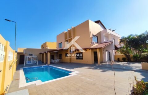 Arrenda-se: Moradia T4 com Piscina num Condominio no Triunfo.