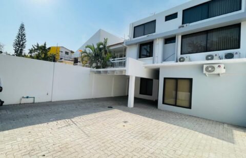Arrenda-se: Moradia Triplex T6+3 com Piscina